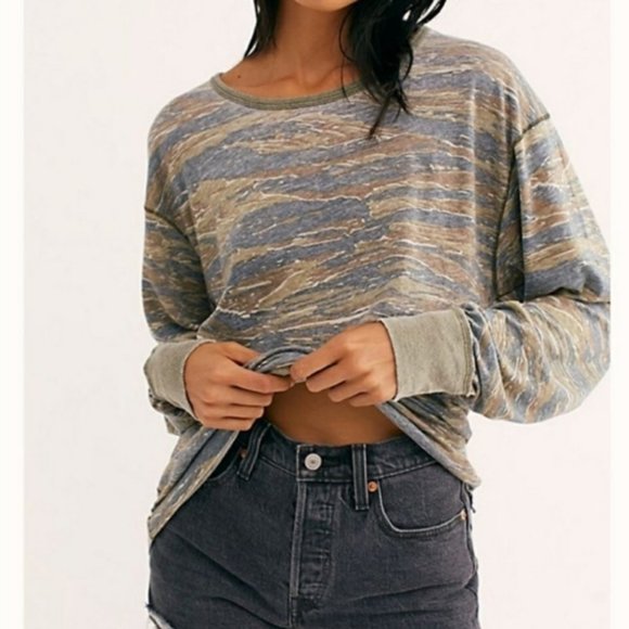 New WE THE FREE Arielle Tiger Combo Camo Cotton Blend Oversized Top Green Gray S - Picture 16 of 16